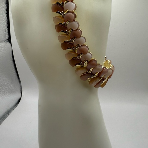 Jewelry - Vintage LongCraft Thermoset Bracelet Earth Tone with Gold Clasp Closure
